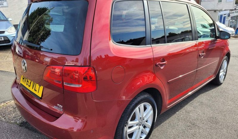 
								VOLKSWAGEN Touran 2013 full									