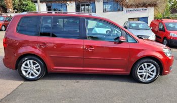 
									VOLKSWAGEN Touran 2013 full								