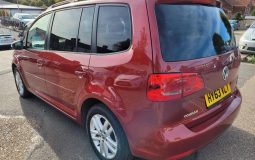 VOLKSWAGEN Touran 2013