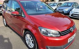 VOLKSWAGEN Touran 2013