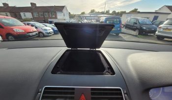 
									VOLKSWAGEN Touran 2013 full								