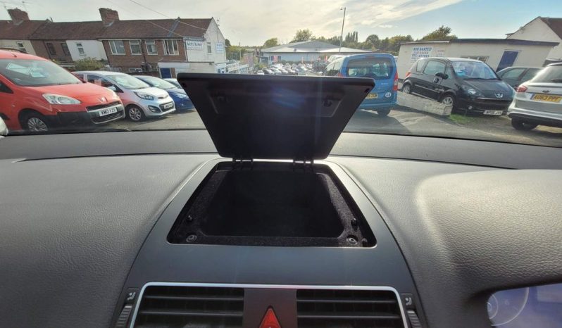 
								VOLKSWAGEN Touran 2013 full									